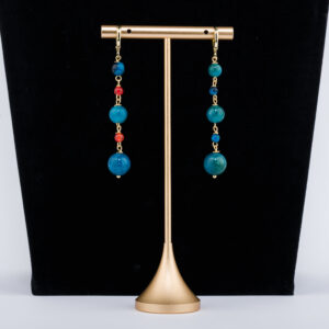 Apatit Ohrringe mit rotem Onyx und blauem Tigerauge