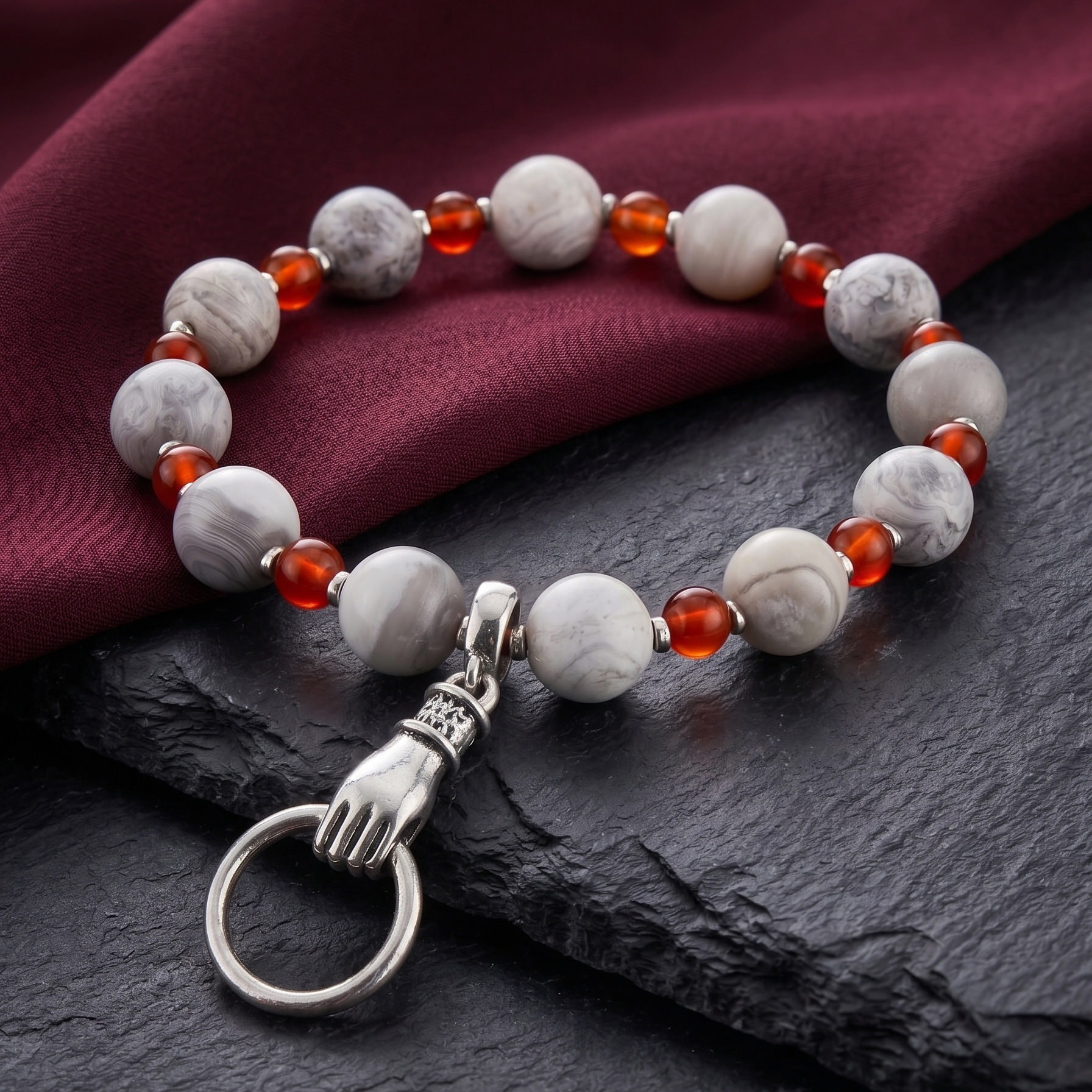 Graues Jaspis Armband mit rotem Onyx