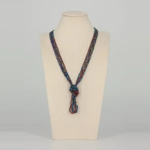 Granat und Lapislazuli Halskette mit Knoten