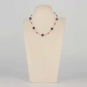 Amethyst Halskette mit himbeerfarbenen Perlen von Senai Jewels, handgefertigt in Zürich