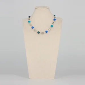 Blaue Halskette mit Elefanten von Senai Jewels, handgefertigt in Zürich