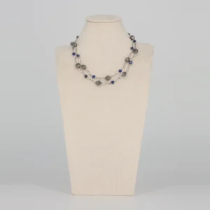 Lava Halskette mit Lapislazuli von Senai Jewels, handgefertigt in Zürich