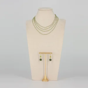 Grün-goldenes Schmuckset aus japanischen Rocailles mit Ohrringen von Senai Jewels, handgefertigt in Zürich