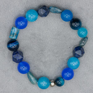 Blaues Armband mit Lapislazuli, Apatit und Tigerauge von Senai Jewels, handgefertigt in Zürich