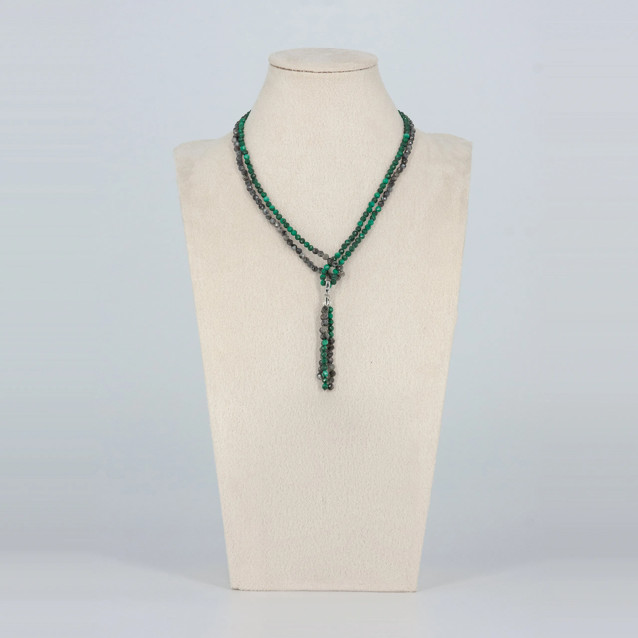Kette & Armband aus Labradorit und Malachit mit Ohrringen – fünfte Ansicht