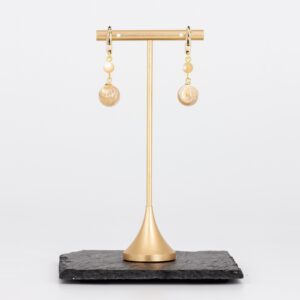 Perlmutt Ohrringe Beige von Senai Jewels, handgefertigt in Zürich