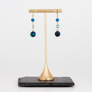 Blaues Tigerauge Ohrringe mit Achat und Glas von Senai Jewels, handgefertigt in Zürich