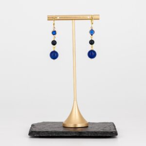 Blaue Ohrringe mit Glas, dreistufig von Senai Jewels, handgefertigt in Zürich