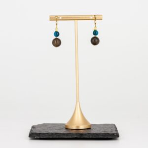 Bronzit Ohrringe mit blauem Tigerauge von Senai Jewels, handgefertigt in Zürich
