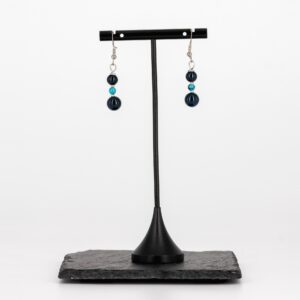 Dunkelblaue Ohrringe mit Türkis von Senai Jewels, handgefertigt in Zürich