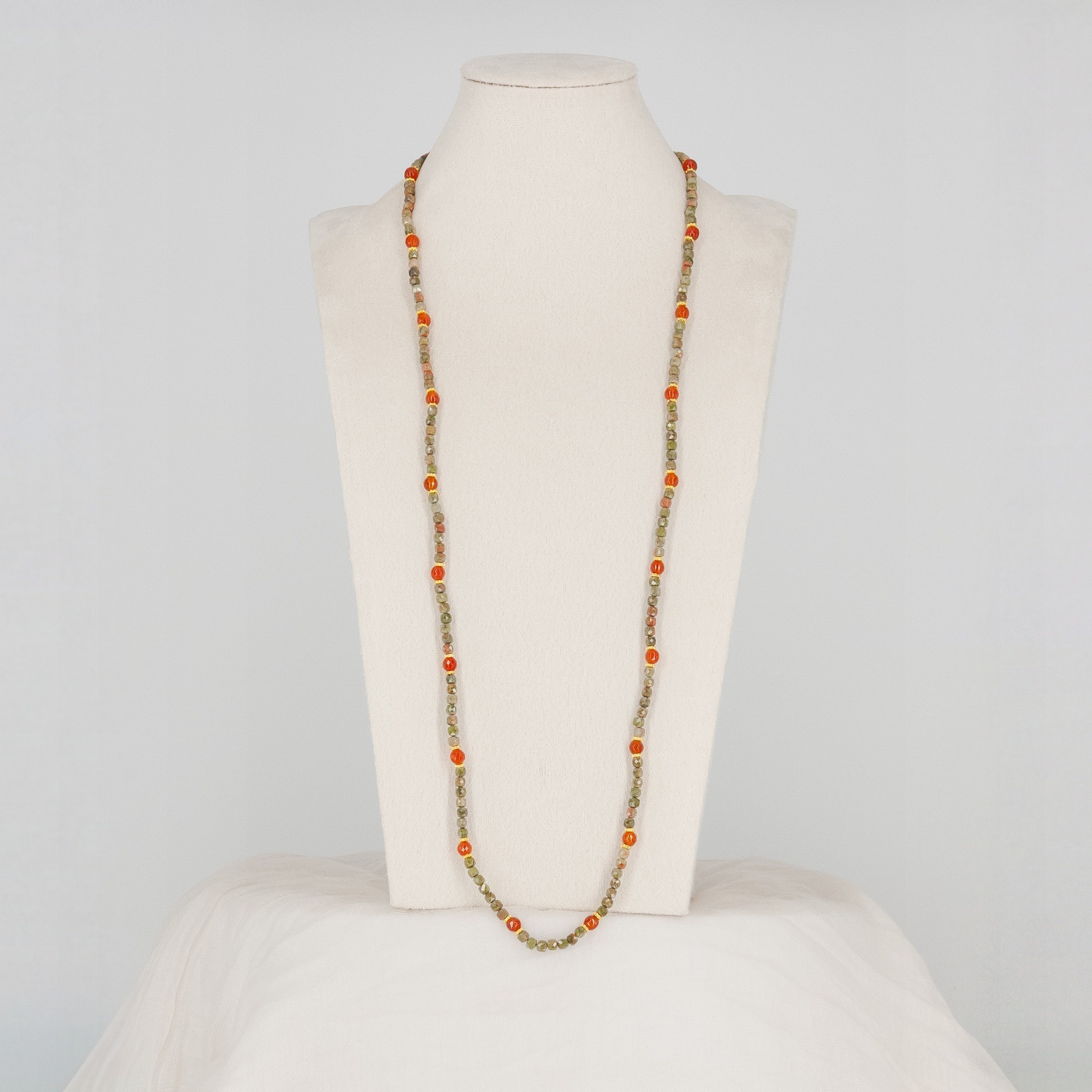 Unakit Kette & Armband mit rotem Achat – dritte Ansicht